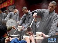  腊八粥飘香暖寒冬
