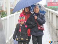 邵阳市民“全副武装”抵御严寒