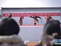  农村舞台闹新春
