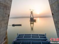  航拍建设中的鄱阳湖二桥