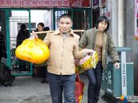 春节回家：满满的行囊满满的情