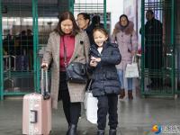 春节回家：满满的行囊满满的情
