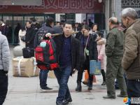 春节回家：满满的行囊满满的情