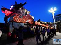  刻纸龙灯“闹”元宵