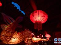  刻纸龙灯“闹”元宵
