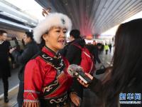  黑龙江代表团抵京