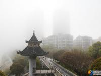 邵阳：大雾袭城城市宛若仙境