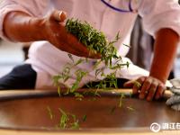  以茶会友 新昌把茶叶做成了文化