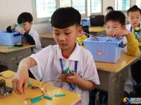 邵阳市青少年机器人竞赛 600余名选手齐聚比创意