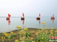  湖北赤壁消防举行防汛抗洪演练