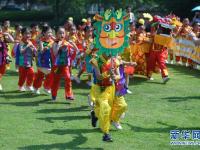  “划龙舟 挂香囊”迎端午