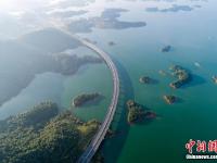  航拍江西最美水上公路 穿行千岛颜值爆表