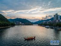  浙江建德：17℃江水送清凉