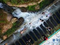  广西柳州：城市瀑布夏日送清凉