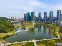 邵阳：市民乐享初冬暖阳