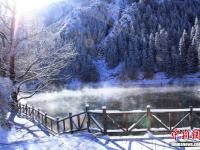  新疆天山天池大雪初晴美如画