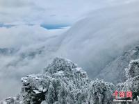  江西庐山雪后现罕见壮观瀑布云