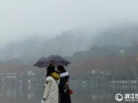  杭州初雪过后 雨雾收尾