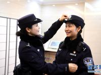  铁路“警花”绽放春运