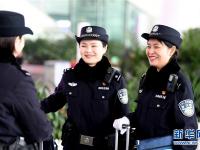  铁路“警花”绽放春运