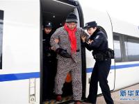 铁路“警花”绽放春运