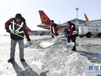  宁夏银川：除雪保畅通