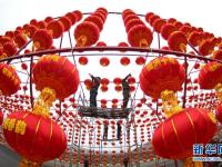  灯笼红 年味浓