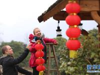  灯笼红 年味浓