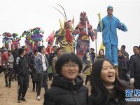  甘肃陇南：山村社火庆丰年