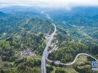  贵州三荔高速全线建成通车