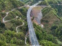  贵州三荔高速全线建成通车