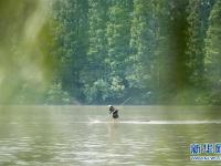  民间奇艺“一苇渡江”