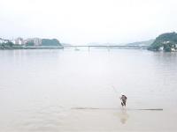  民间奇艺“一苇渡江”