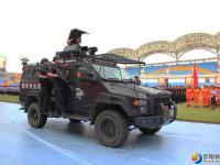 组图|“三警”大比武 沙场秋点兵