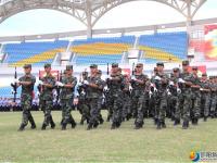 组图|“三警”大比武 沙场秋点兵