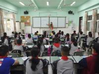  四川汶川：灾区小学按期开学