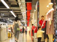 市区大街小巷盛装喜迎国庆