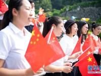  澳门：“我和国旗合个影”