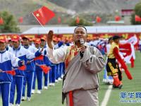  西藏山南：师生歌唱祖国