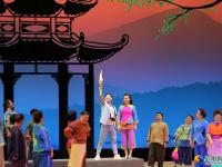 大型现代邵阳花鼓戏《山乡工匠》首演