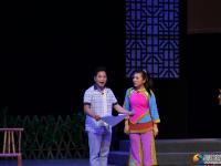 大型现代邵阳花鼓戏《山乡工匠》首演