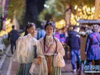  “夜经济”点亮滇池