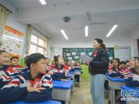  防艾滋病知识进校园