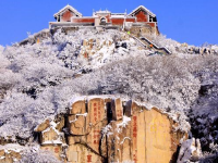  泰山雪后风景如画
