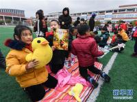  “迎新年”校园爱心义卖