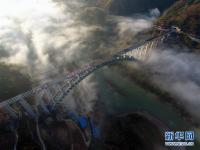  大瑞铁路怒江特大桥主体建成