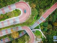 彩装扮靓盘山路
