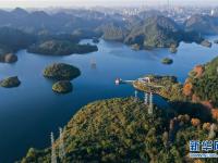 初冬阿哈湖景如画