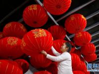 红灯笼“照亮”致富路