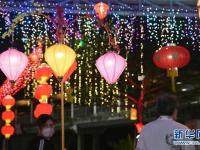 亮起农历新年灯饰
